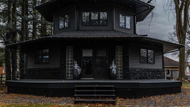 A casa gótica de Illinois goth house illinois2 750x422 1 | Arquitetura | arquitetura, casa, curioso