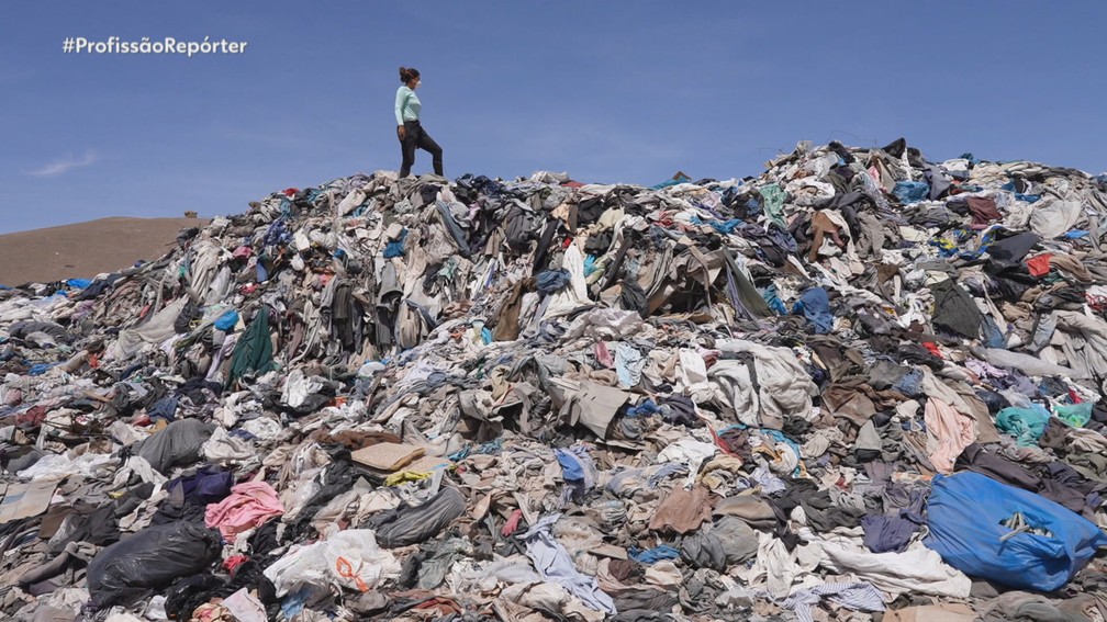 O grande lixão da moda, no meio do deserto profrep 443 desperdicio 22022022 frame 8065 | Bizarro | ambiental, bizarro, crime, incível chile, lixão, nojento, poluição, roupas, vergonha