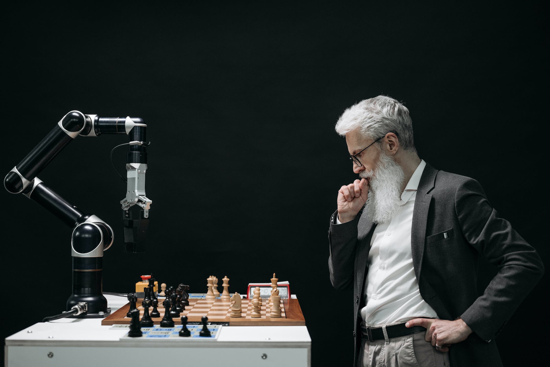 Como jogar poker com um robô pexels photo 8438918 | Dicas | dicas