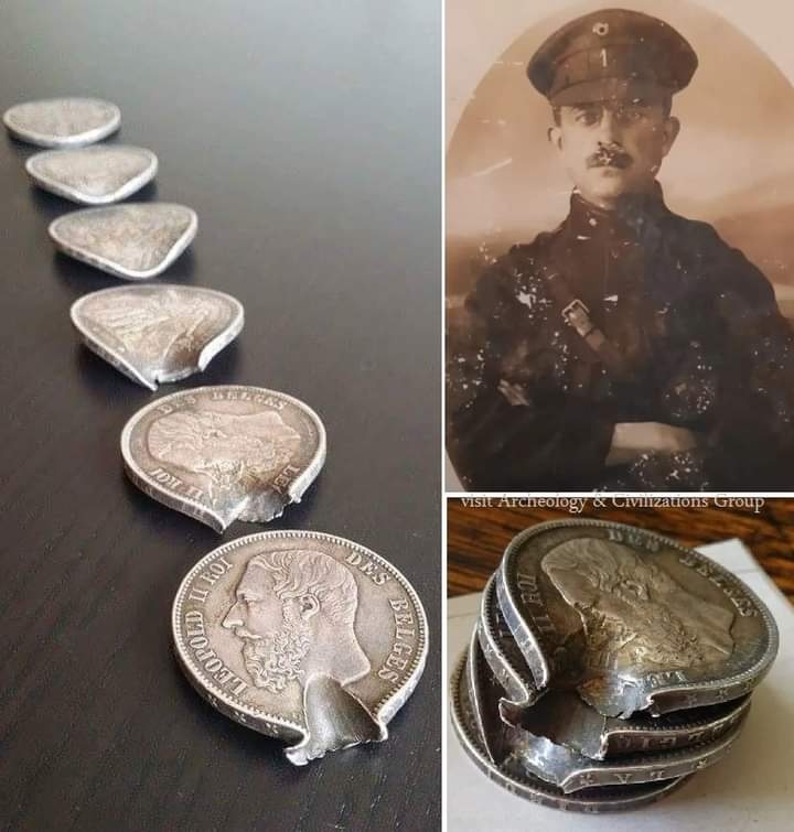 Foto Gump do dia: As moedas que quase o mataram, salvaram sua vida main qimg d359838423831d53768968d6f0b696ce | Foto gump do dia | foto gump do dia, guerra, incrível, moedas, sorte