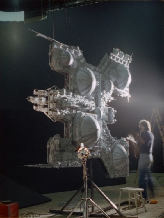 Incríveis miniaturas do cinema 1575c9fbf96a16e667fcd539028c5c06 | Arte | Arte, cinema, curiosidades, efeitos especiais, incrível, kiniaturas, sfx