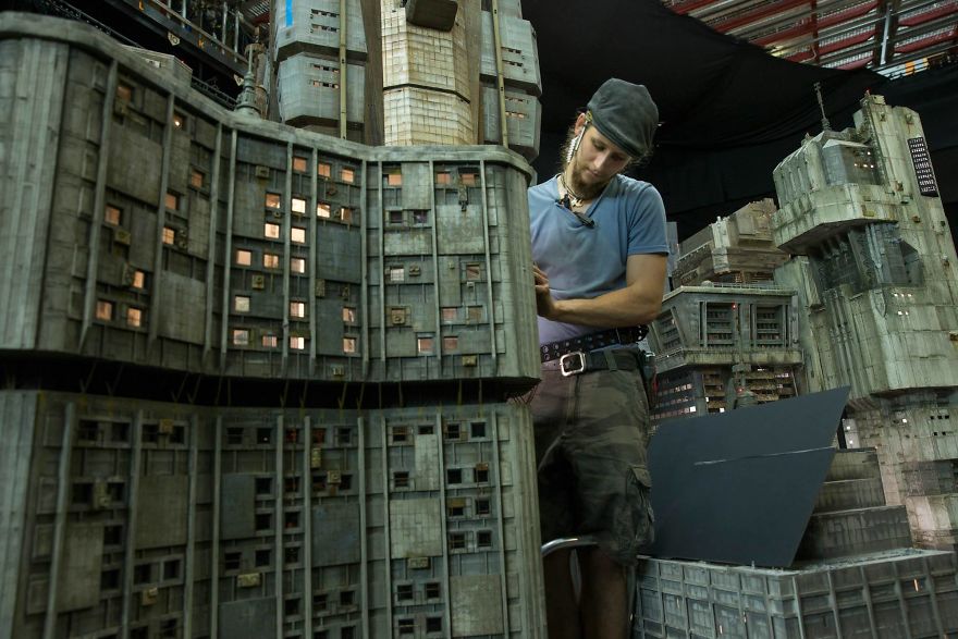 Incríveis miniaturas do cinema cinematography concept design miniatures blade runner 2049 weta workshop 2 5a0ac16c1be75 880 | Arte | Arte, cinema, curiosidades, efeitos especiais, incrível, kiniaturas, sfx
