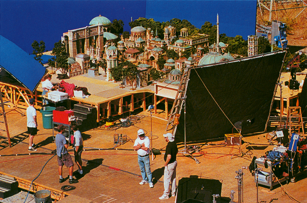 Incríveis miniaturas do cinema d7389a15120911.5628d22be9dca | Arte | Arte, cinema, curiosidades, efeitos especiais, incrível, kiniaturas, sfx