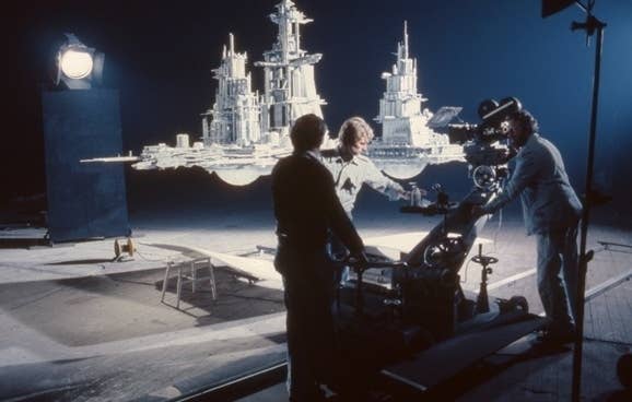 Incríveis miniaturas do cinema enhanced buzz 16572 1381180348 5 | Arte | Arte, cinema, curiosidades, efeitos especiais, incrível, kiniaturas, sfx