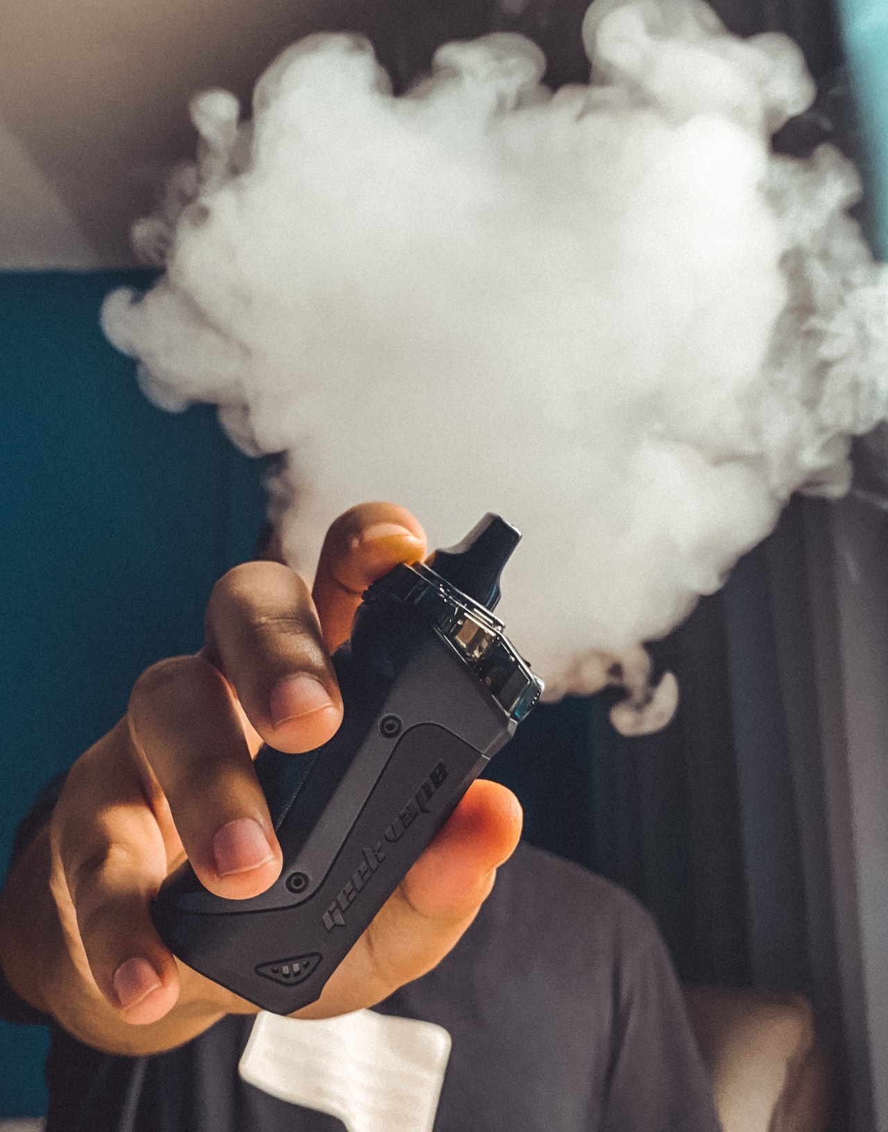 Por que os Vapes São uma Armadilha Mortal? Os Perigos Revelados! pexels renz macorol 3545426 | Textos | dicas, Textos