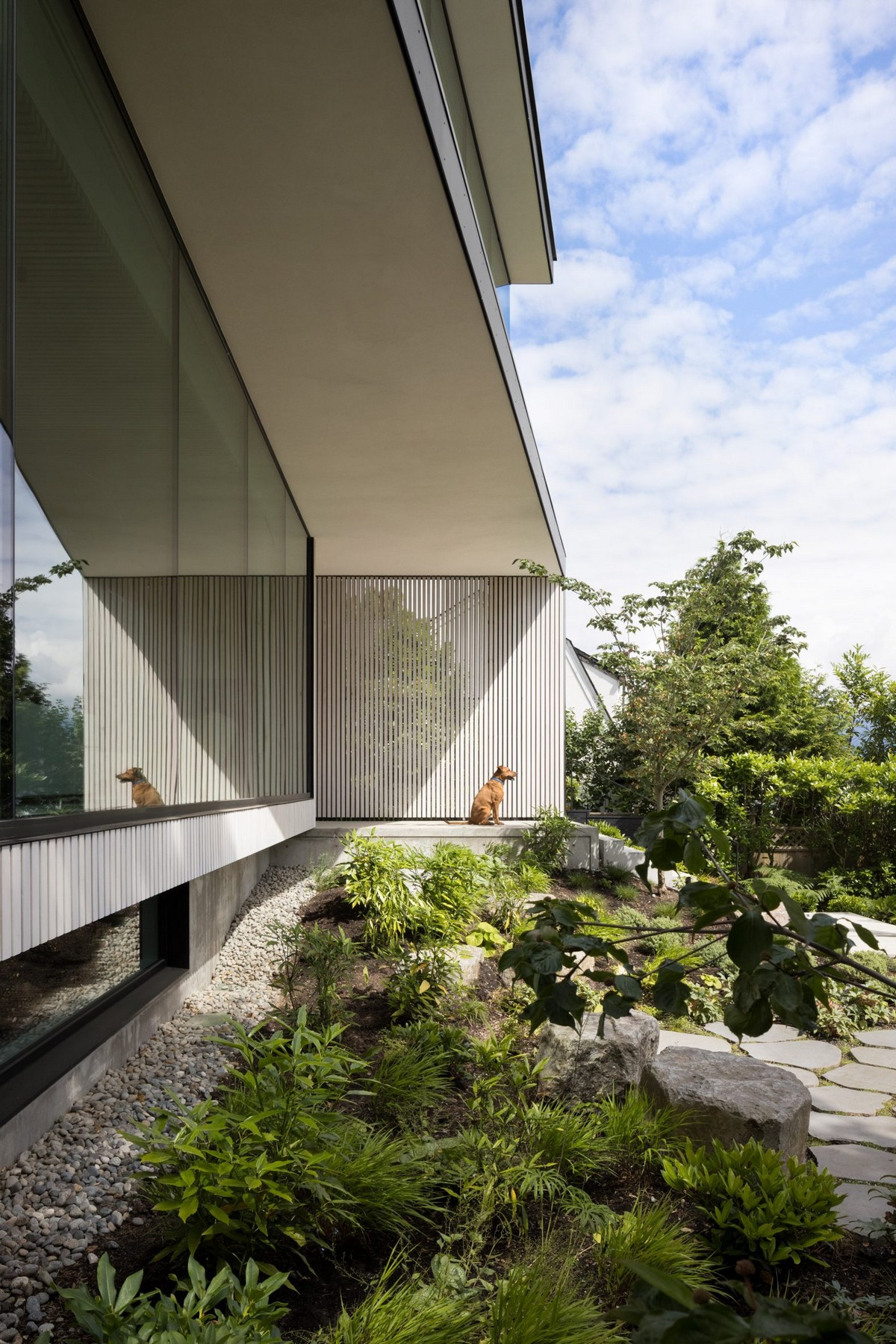 Uma casa de dois andares no Canadá 130679507 original | Arquitetura | arquitetura, canadá, casa