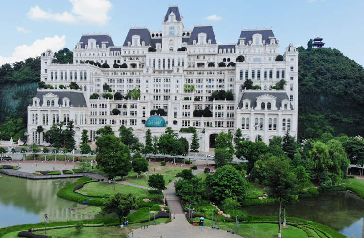 A maior mansão da China impressiona o mundo com sua opulência A maior mansão da China