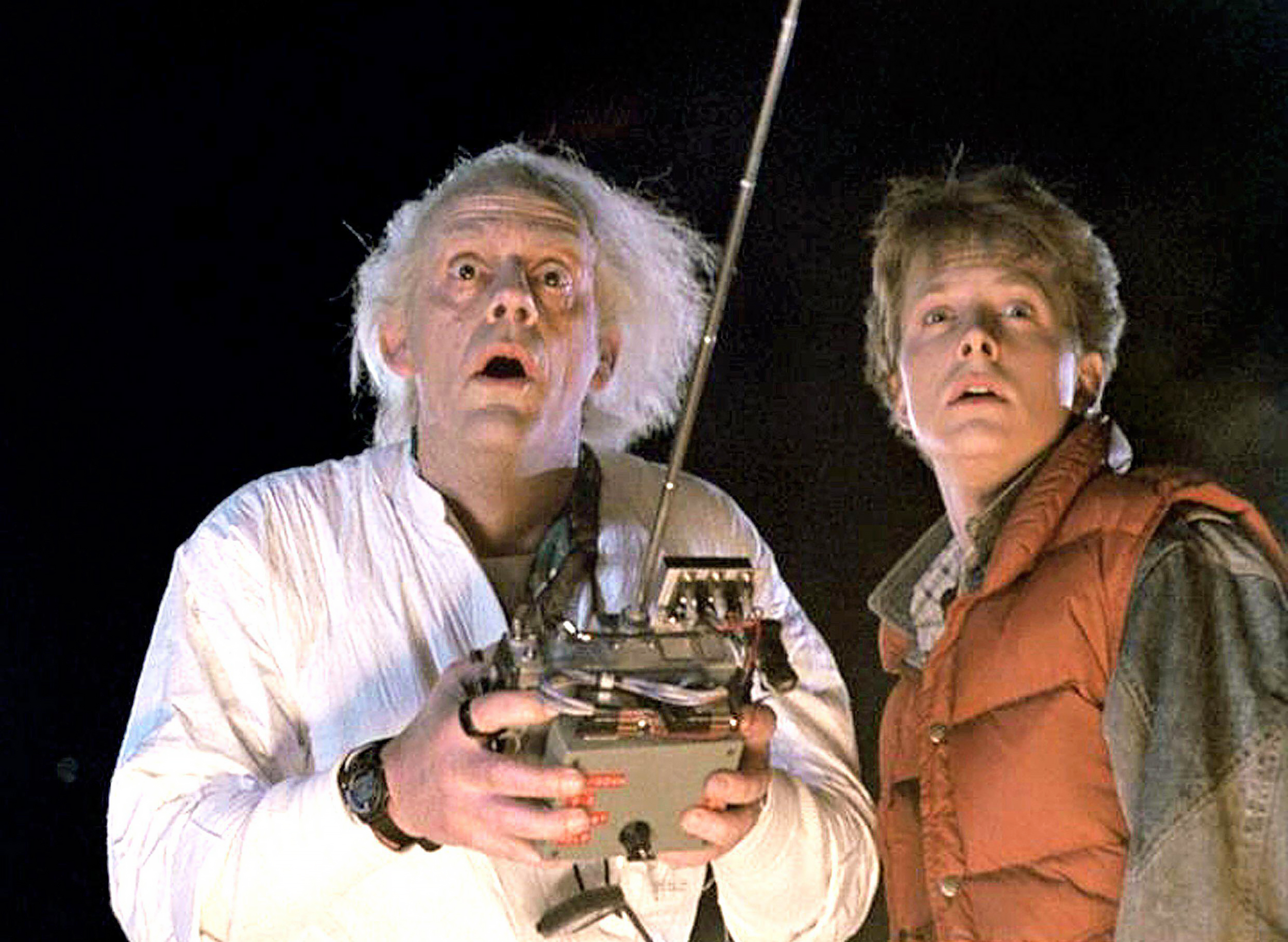 Explorando o Paradoxo de Bootstrap michael j fox back to the future reunion zz 230605 01 d6b5cb | Ciência | ciência, curioso, filmes, Textos, viagem no tempo