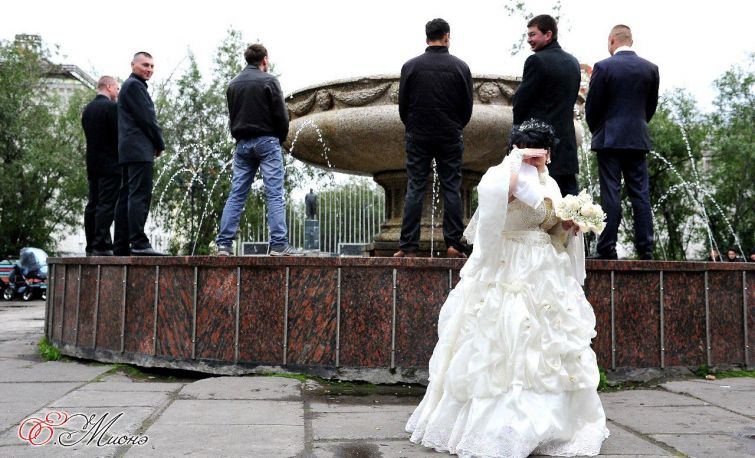 As piores ideias para fotos de casamento 814d3ec75acb41ed97b8e87b90836b86 | Curiosidades | bizarro, casamento, fail, fotos, humor, ridículo, russia