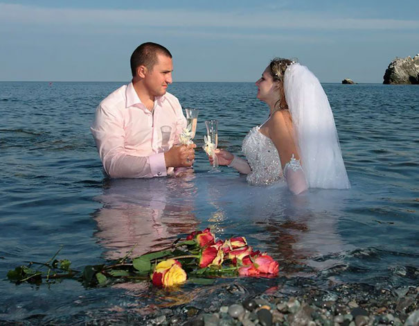 As piores ideias para fotos de casamento funny weird russian wedding photos 159 5ac49bd3577ff 605 | Curiosidades | bizarro, casamento, fail, fotos, humor, ridículo, russia