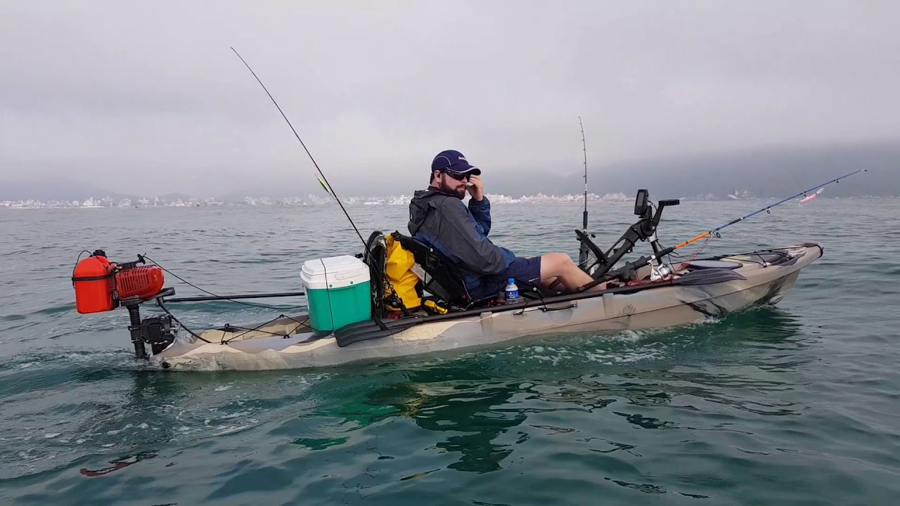 Caiaque de Pesca Duplo: A Dupla Aventura nas Águas Se adaptar um motor, precisa licenciar
