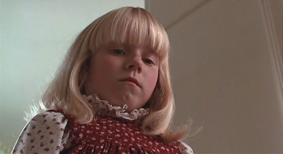 Crianças em Filmes de Terror the brood cronenberg horror movies adults with children top10films | Curiosidades | bizarro, crianças, curiosidades, filmes, listas, sinistro, terror