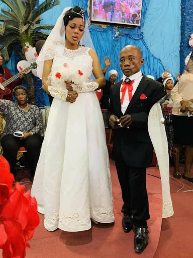 As piores ideias para fotos de casamento unnamed 34 | Curiosidades | bizarro, casamento, fail, fotos, humor, ridículo, russia