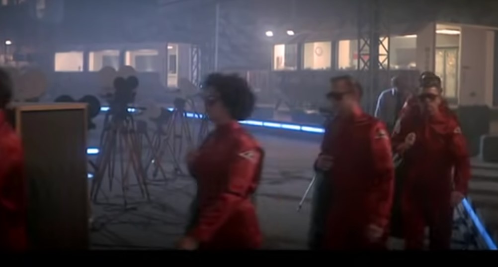 O dia que um disco voador pousou numa base da Força aérea dos EUA Captura de tela 2024 01 10 141415 | Incrível | acobertamento, aliens, base, bizarro, caso, contato, curioso, disco voador, documentario, força aérea, holloman, imediato, pentágono, ufos