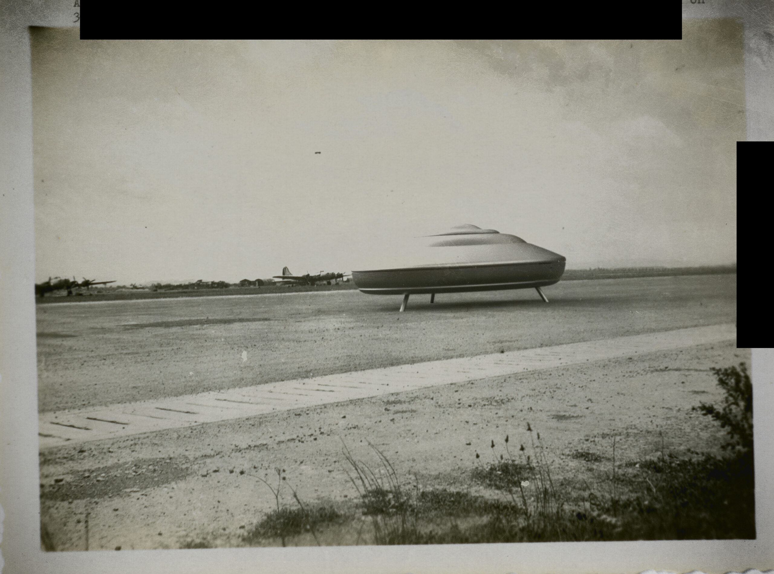 UFO theme artworks nave pousada.293a scaled | Arte | alien, art, Arte, design, illustration, ufo