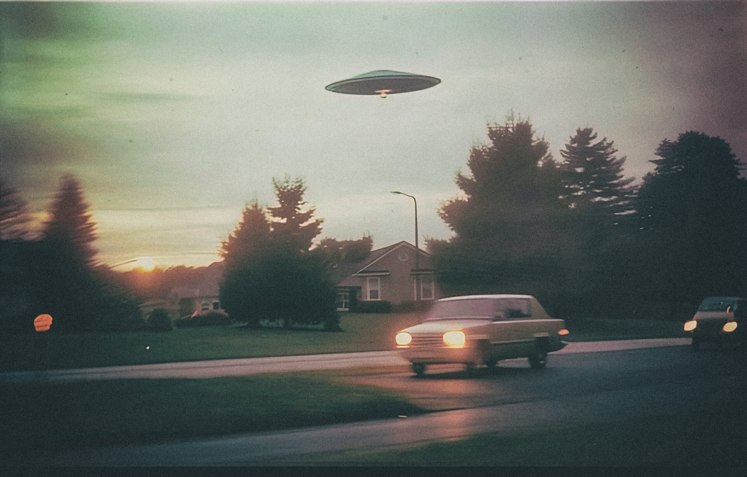 UFO theme artworks ufoHianalog1982sighting scaled | Arte | alien, art, Arte, design, illustration, ufo