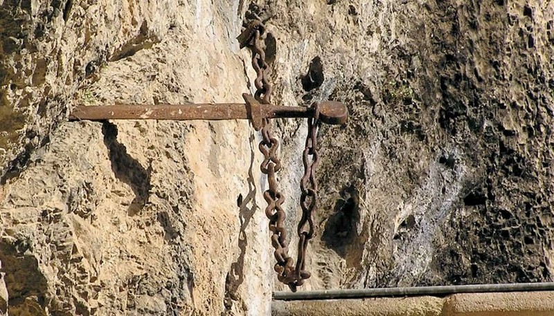 Espadas lendárias 131710129 original | Curiosidades | armas, curioso, espadas, histórias, incrível
