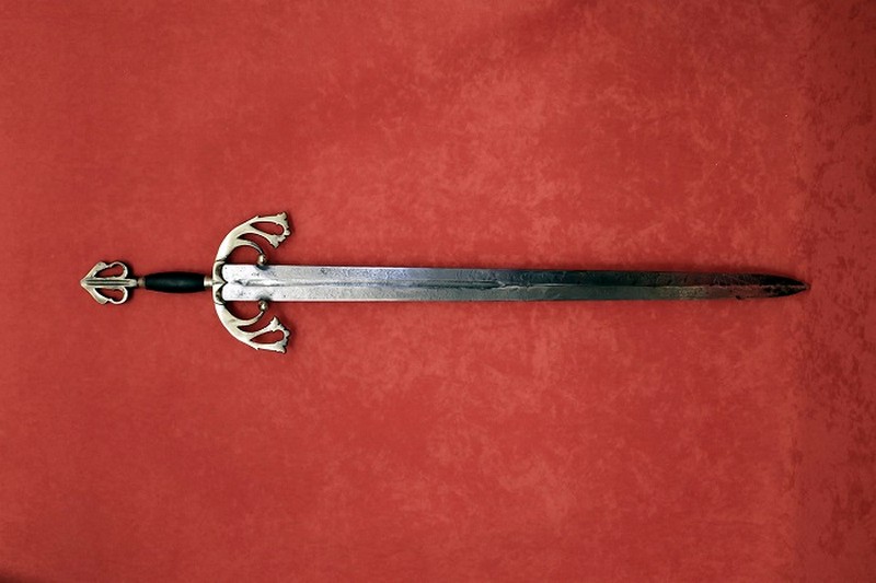 Espadas lendárias 131711455 original | Curiosidades | armas, curioso, espadas, histórias, incrível