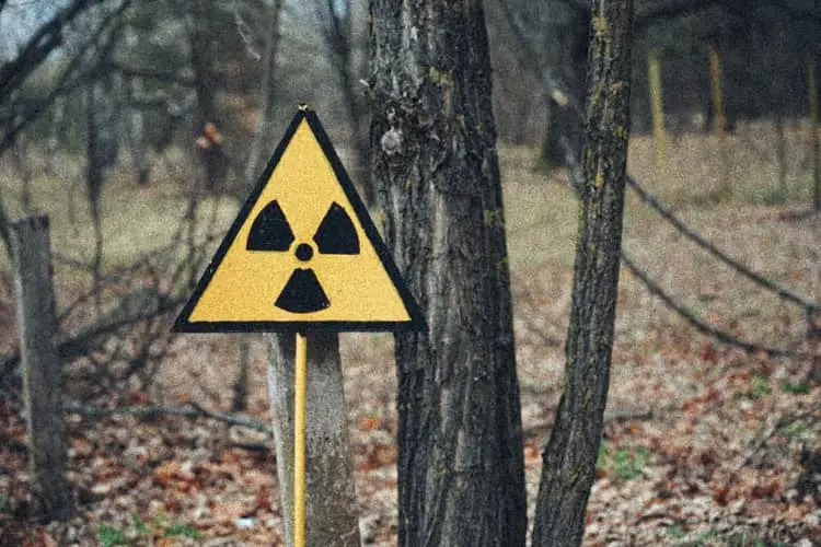 HISASHI OUCHI: a pessoa que tomou mais radiação no mundo e viveu por 83 dias Nuclear radioactive.jpg | Bizarro | bizarro, curiosidades, japão, radiação