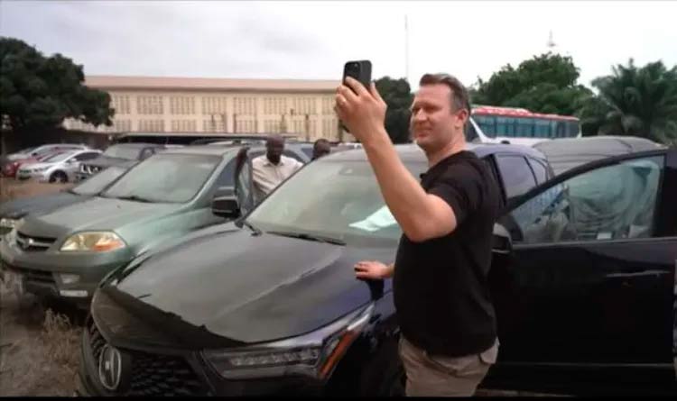 O carro roubado no Canadá que apareceu na África Stolen Canada car found in Ghana | Curiosidades | carros, curiosidades, roubo