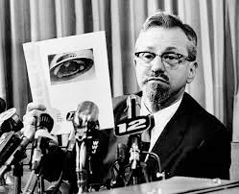 Explorando o Tabu dos OVNIs e Encontros Alienígenas Dr Joseph Allen Hynek1 | Polêmica | aliens, area51, cia, discos voadores, OVNIs, polêmica, Textos, ufo, ufologia, ufos
