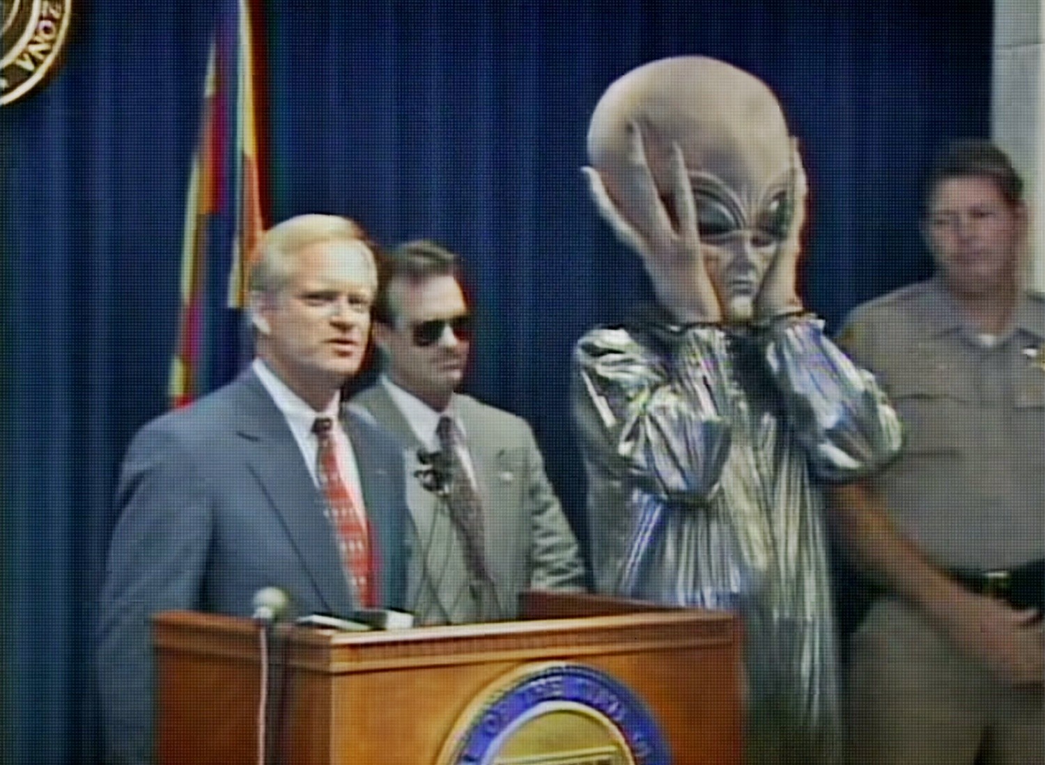 Explorando o Tabu dos OVNIs e Encontros Alienígenas symington alien press conference | Polêmica | aliens, area51, cia, discos voadores, OVNIs, polêmica, Textos, ufo, ufologia, ufos
