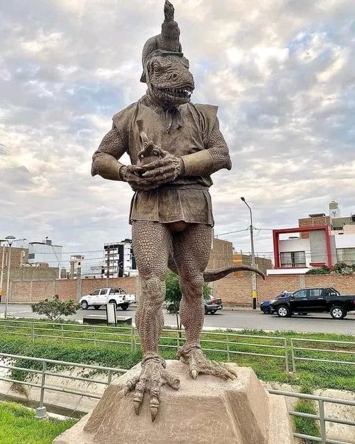 Conheça a cidade que tem uma estátua homenageando um reptiliano 447507121 7576560092427370 6776700065186194122 n | Arte | curioso, deuses, iguana, monstros, Peru