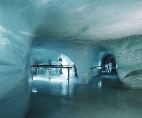 A estação de trem mais alta na Europa vai te chocar jungfraujoch grindelwald ausflugsziel buehnenbild2 | Lugares | estação, europa, incrível, lugares, suíça, trem