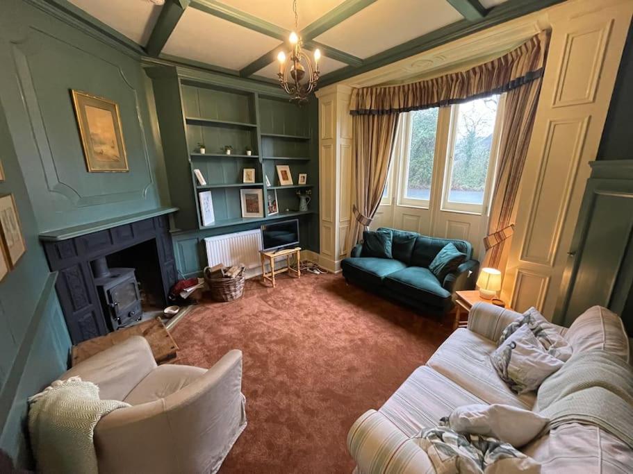 A casa-portão de Brockenhurst 402841731 | Curiosidades | castelinho, incrível, lugares