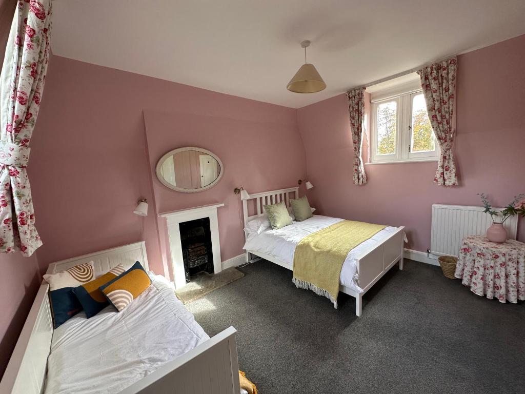 A casa-portão de Brockenhurst 403834307 | Curiosidades | castelinho, incrível, lugares