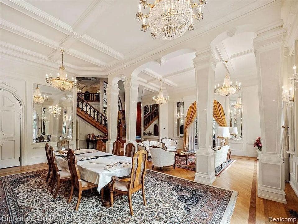 Casa-castelinho 462459563 122181935588059484 4575300426042678618 n | Arquitetura | arquitetura, casa, castelo, curioso