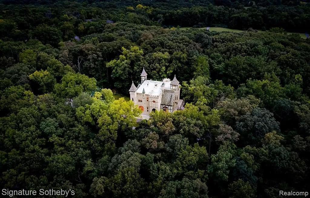 Casa-castelinho 462572621 122181933656059484 8074419914337317846 n | Arquitetura | arquitetura, casa, castelo, curioso