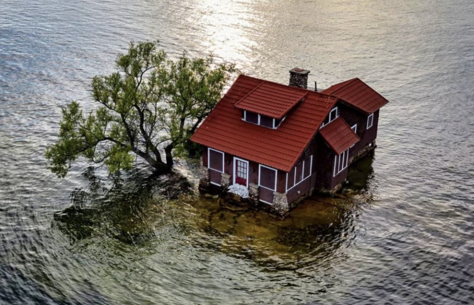 A menor ilha habitada dos EUA A água chega na porta da menor ilha habitada dos EUA
