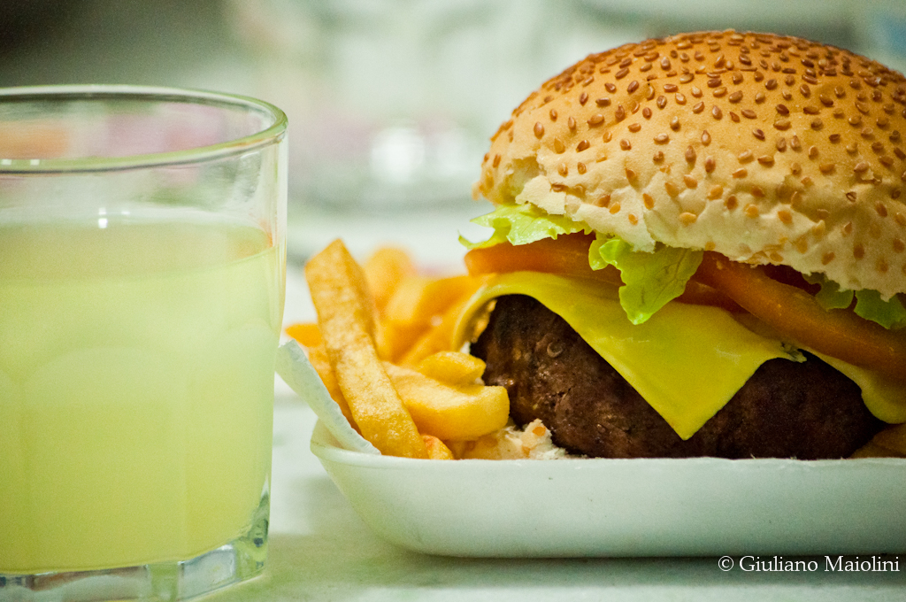 Filosofando sobre o hambúrguer 23015b47 3b41 4b92 811b 5966a9a8fd33 | Textos | comida, gigante, hamburguer, sanduíche