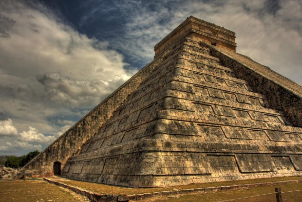 As 7 Maravilhas do Mundo Moderno Chichen Itzas Kukulcan Temple Yucatan Mexico 4 620x414 1 | Curiosidades | 7maravilhas do mundo moderno, curiosidades, lugares, maravilhas