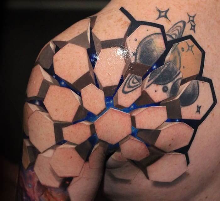 57 Tatuagens 3d que me impressionaram umwNaIEapdFt9z8V | Incrível | cuidados pré-tatuagem, preparação para tatuagem, segurança em tatuagens, tatoo, tatuagem 3d, tatuagens 3D