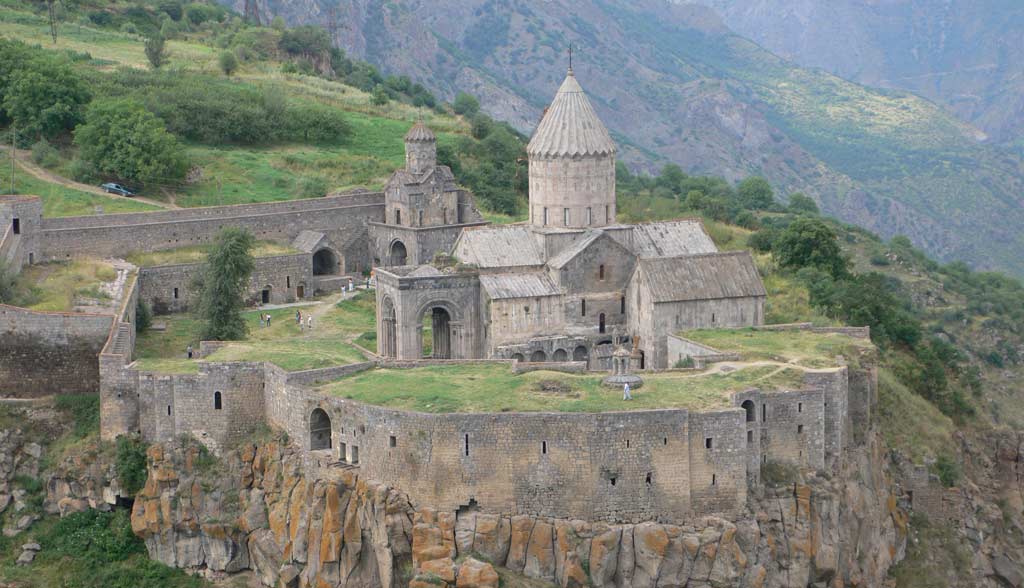 O impressionante mosteiro de Tatev juju11 | Lugares | armênia, lugares, mosteiro
