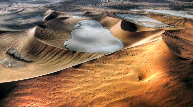 Bird view of Namibian dunes Namib Desert Namibia 620x345 1 | Lugares | Lugares