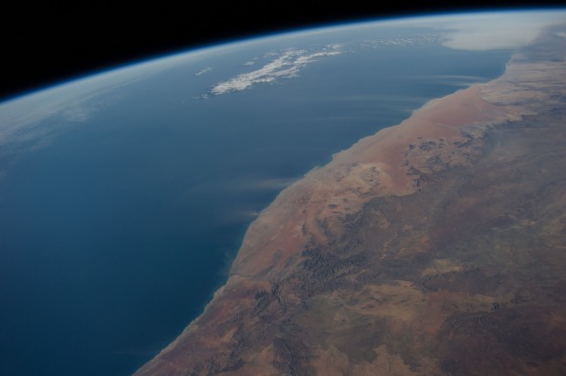 Dust Plumes and the Namib Desert Coast 620x412 1 | Lugares | Lugares