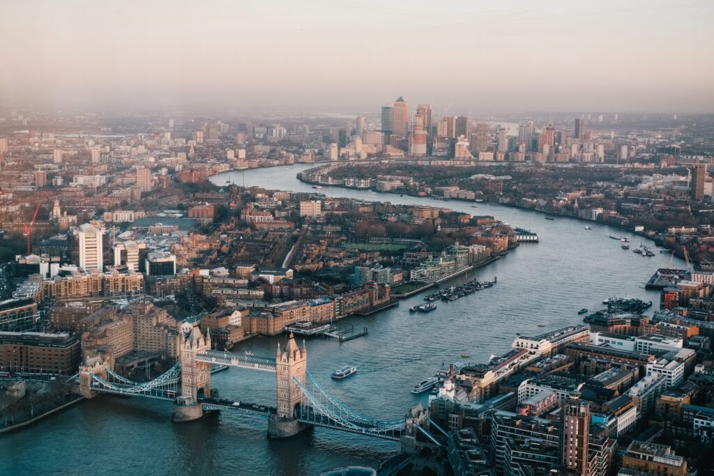 O grande fedor de Londres benjamin davies Oja2ty 9ZLM unsplash 1 scaled 1 | Curiosidades | curiosidades, fedor, londres, nojento