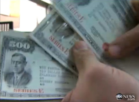 10 objetos bizarros encontrados em Lixões recycled inheritance1 | Curiosidades | curiosidades, incrível, lixão, lixo, sorte