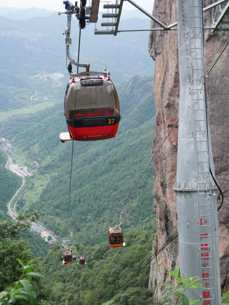 Descubra a impressionante Ponte Ruyi, na China NantianGlassPlatformRopewayGondola2 | Lugares | Lugares