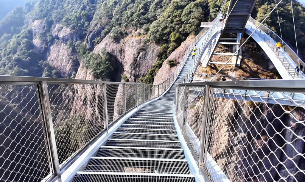 Descubra a impressionante Ponte Ruyi, na China Ruyi GlassHighMeshSteps | Lugares | Lugares