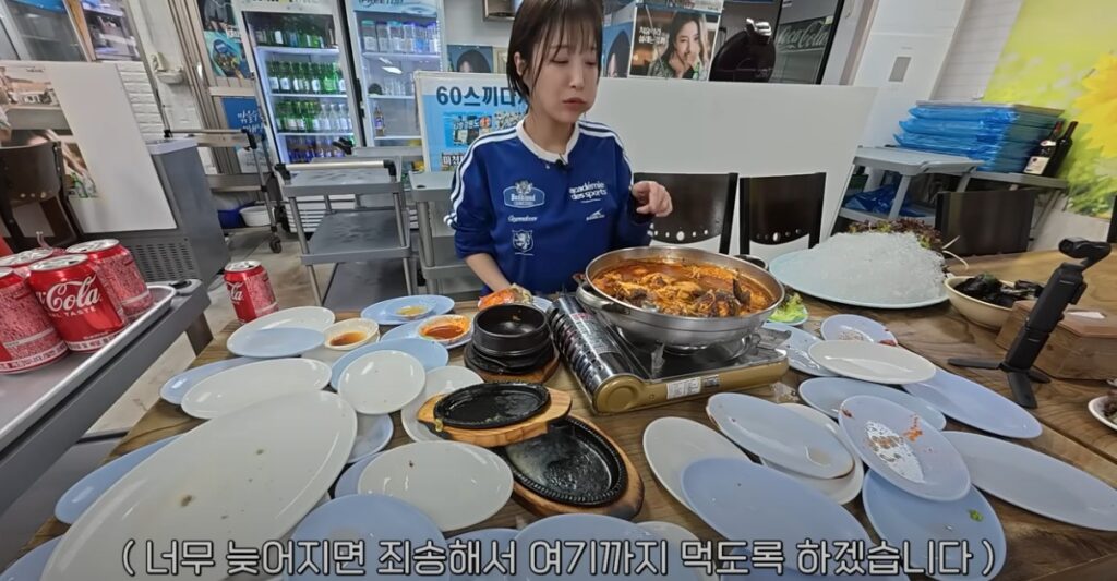 A youtuber comilona da Coreia do Sul surpreende o mundo com sua magreza Captura de tela 2025 06 17 104258 | Bizarro | bizarro, comida, coréia