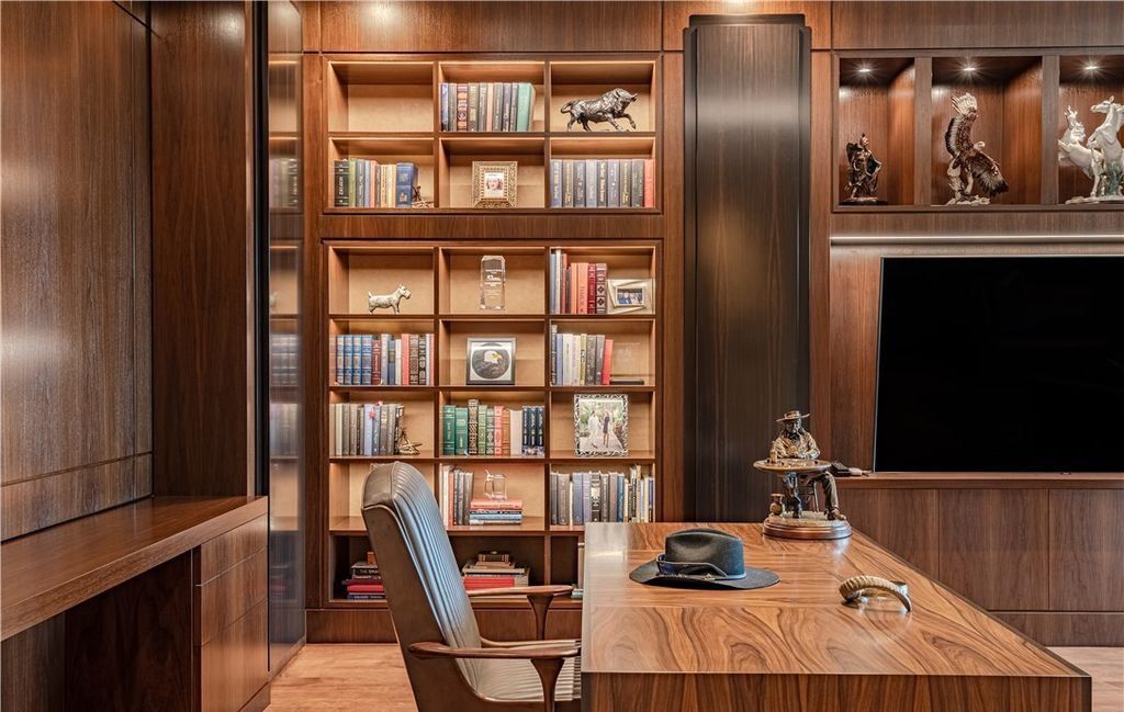 Uma mansão em Ohio Masterpiece Estate in Ohio with Unique Amenities and Impeccable Craftsmanship Listed for 19995000 14 | Arquitetura | arquitetura, casa, imóvel, mansão
