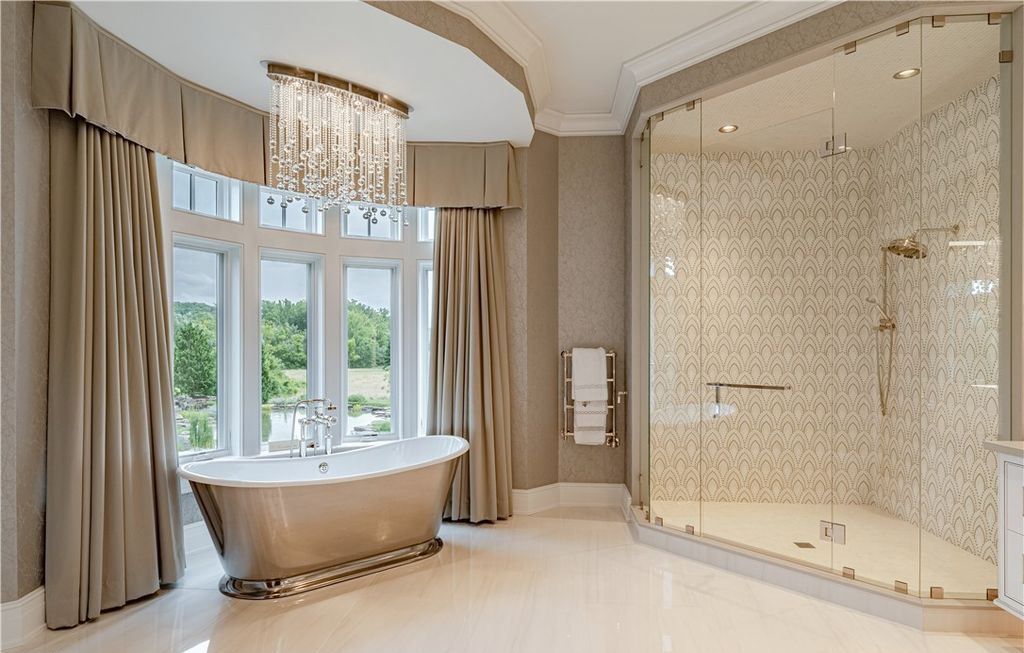 Uma mansão em Ohio Masterpiece Estate in Ohio with Unique Amenities and Impeccable Craftsmanship Listed for 19995000 20 | Arquitetura | arquitetura, casa, imóvel, mansão