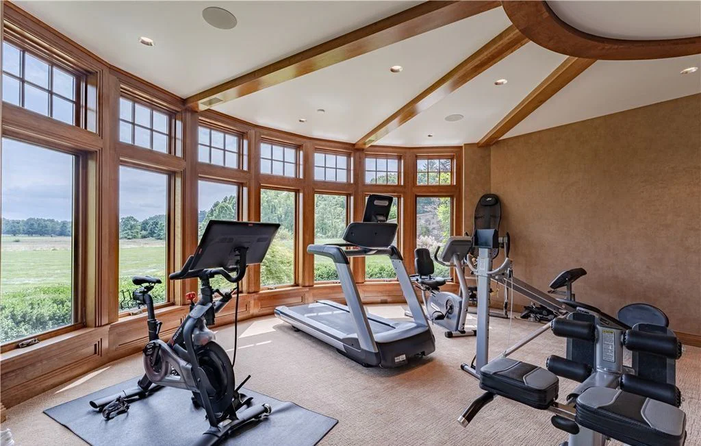 Uma mansão em Ohio Masterpiece Estate in Ohio with Unique Amenities and Impeccable Craftsmanship Listed for 19995000 31 | Arquitetura | arquitetura, casa, imóvel, mansão