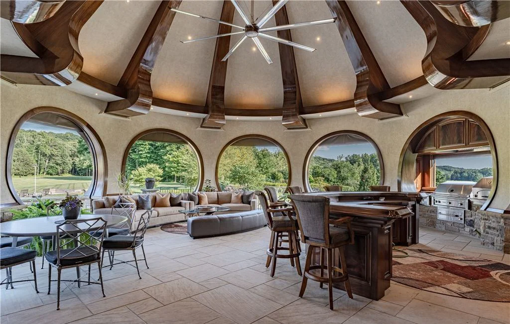 Uma mansão em Ohio Masterpiece Estate in Ohio with Unique Amenities and Impeccable Craftsmanship Listed for 19995000 34 | Arquitetura | arquitetura, casa, imóvel, mansão