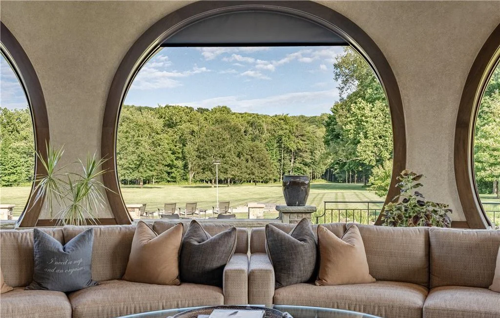 Uma mansão em Ohio Masterpiece Estate in Ohio with Unique Amenities and Impeccable Craftsmanship Listed for 19995000 35 | Arquitetura | arquitetura, casa, imóvel, mansão