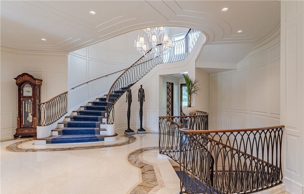 Uma mansão em Ohio Masterpiece Estate in Ohio with Unique Amenities and Impeccable Craftsmanship Listed for 19995000 4 | Arquitetura | arquitetura, casa, imóvel, mansão